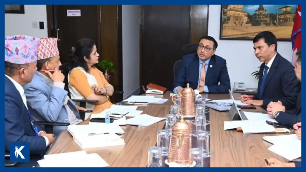 बजेट कार्यान्वयन चुस्त बनाउन अर्थ र उद्योग मन्त्रालयबीच छलफल, नीतिगत सुधारमा जोड
