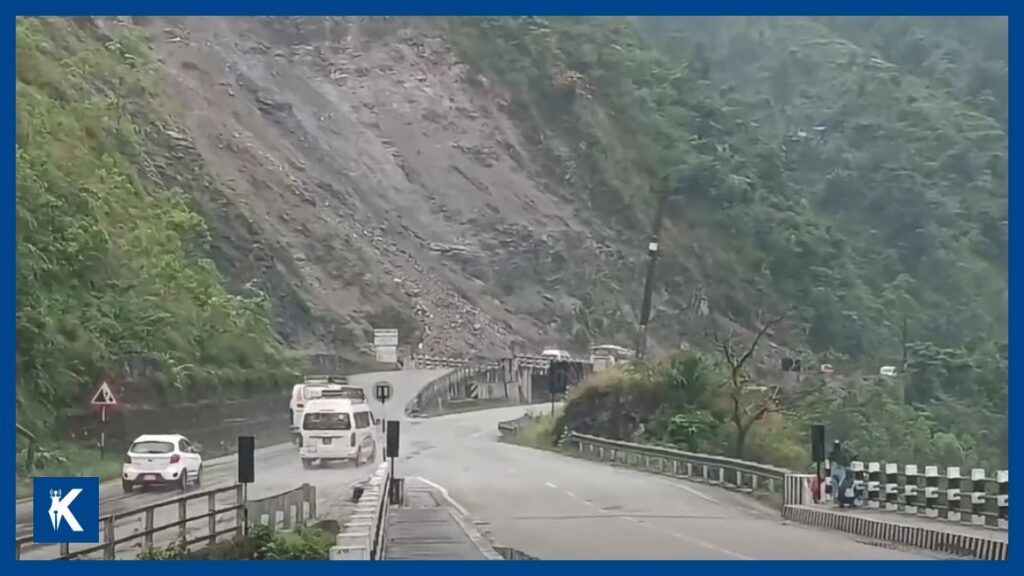 मुग्लिन-नारायणगढ सडकमा पहिरोको जोखिम, अत्यावश्यक नपरी यात्रा नगर्न सडक डिभिजनको आग्रह
